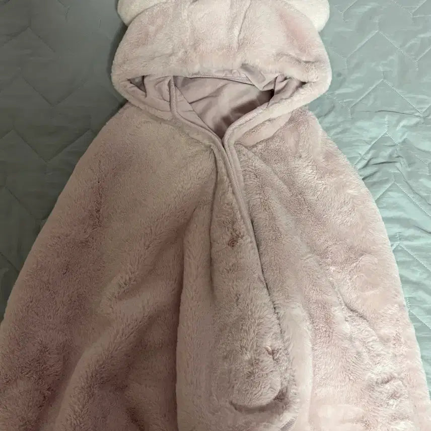 [BUNJANG] Tokyo DisneySea Pink Mickey Mouse Blanket Cape / 디즈니씨 핑크 미키마우스 담요망토 판매