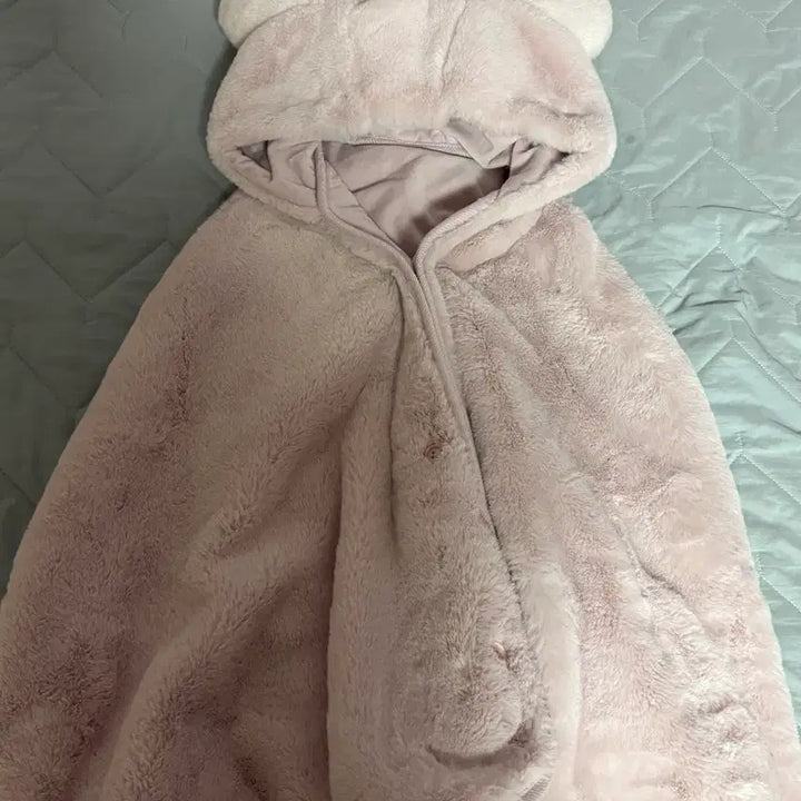[BUNJANG] Tokyo DisneySea Pink Mickey Mouse Blanket Cape / 디즈니씨 핑크 미키마우스 담요망토 판매