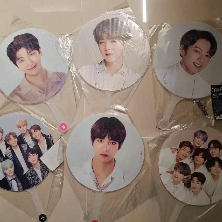 [BUNJANG] BTS Image Uchiwa Bundle Set (23 pcs) / 방탄소년단 bts 이미지피켓 우치와 일괄양도합니다 (23개)
