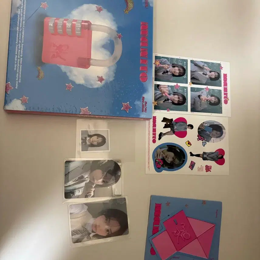 [BUNJANG] Sealed MANITO Album + Goods / 미개봉 마니또 앨범 팝니다 +사진에 있는 굿즈들