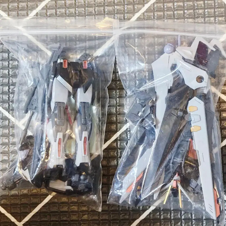 [BUNJANG] MG Strike Noir Gundam Painted Model / MG 스트라이크 느와르 도색작 판매합니다.