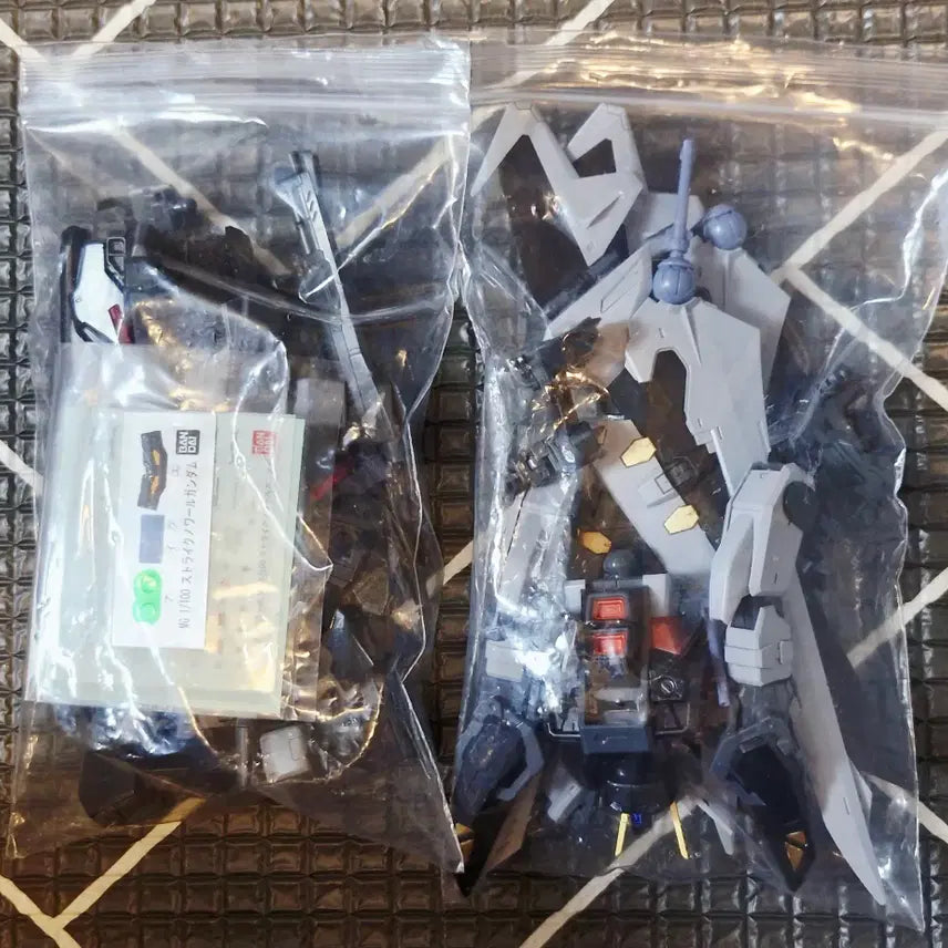 [BUNJANG] MG Strike Noir Gundam Painted Model / MG 스트라이크 느와르 도색작 판매합니다.
