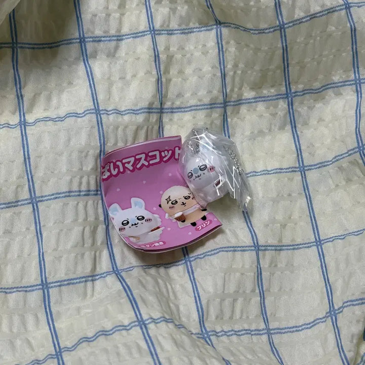 [BUNJANG] Chiikawa Tabemono Gacha Series 3 Momonga Keychain / 치이카와 타베모노 키링 가챠 3탄 모몽가