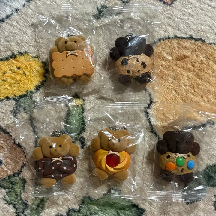 [BUNJANG] Mailly Parlor Bear Cookie Keyring Gacha Set (5 Types) / 메일리팔러 곰돌이 쿠키 키링 가챠 5종 세트