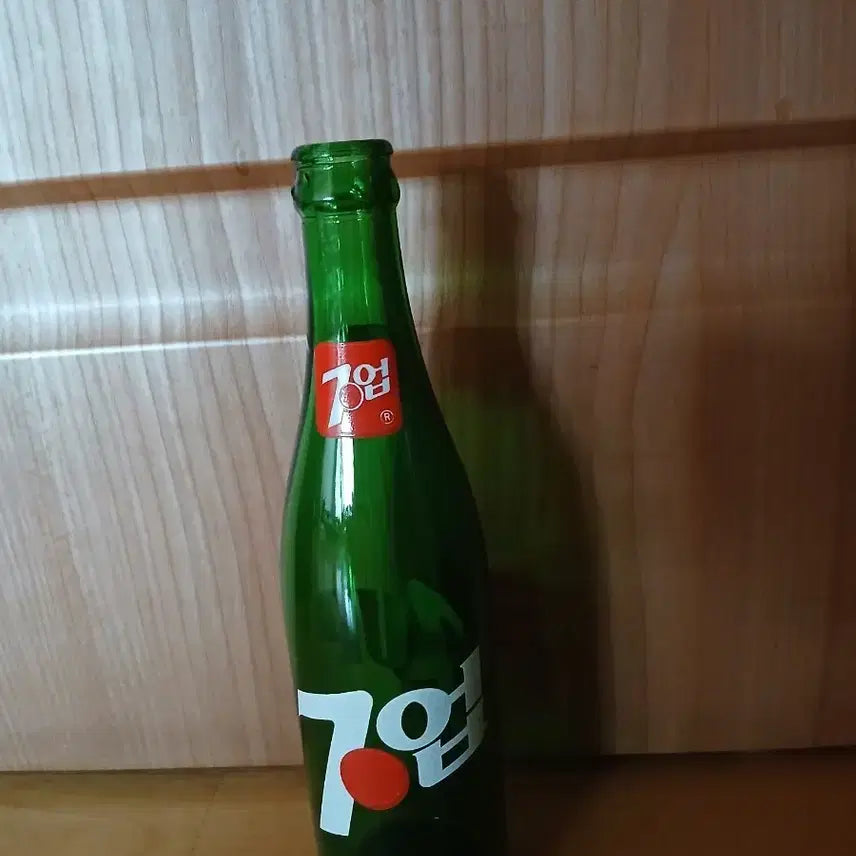 [BUNJANG] Vintage 7 Up Soda Bottle (1980s) / 축억의 세븐음료수 공병.