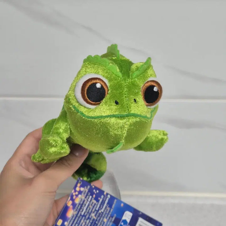 [BUNJANG] Tangled Pascal Shoulder Plush / 라푼젤 파스칼 어깨 인형