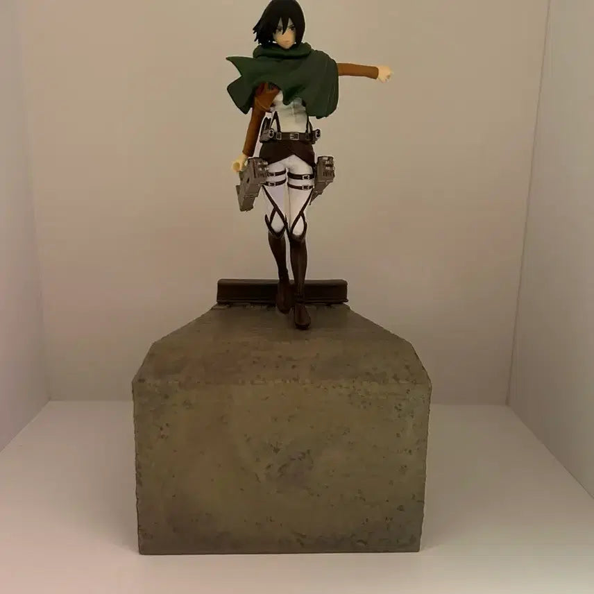 [BUNJANG] Attack on Titan Classic Mikasa Ackerman Figure / 진격의 거인 고전 미카사 피규어