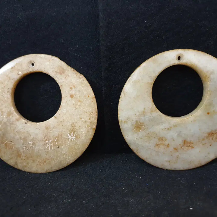 [BUNJANG] Spring and Autumn Period Jade Earrings / (수원만물)출토 춘추시기 화전옥 귀걸이 한쌍