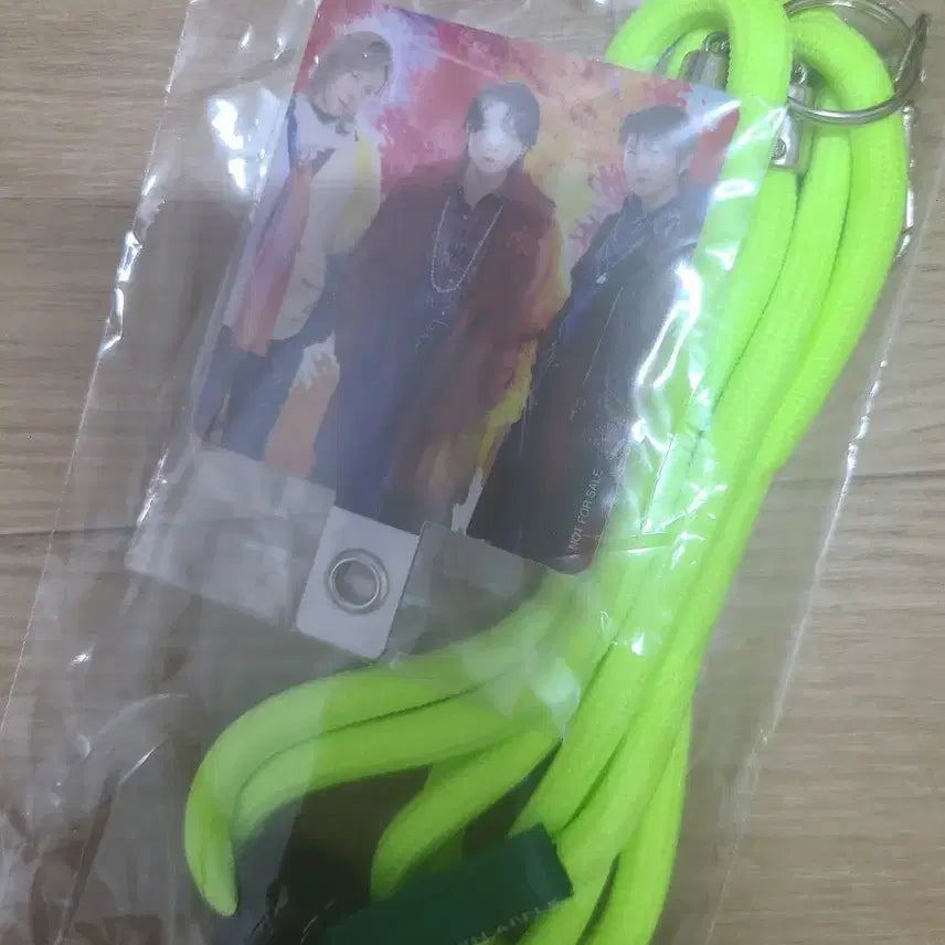 [BUNJANG] Mrs. GREEN APPLE Fluorescent Strap Photocard / Mrs. GREEN APPLE 미세스그린애플 형광색 스트랩 포카 판매