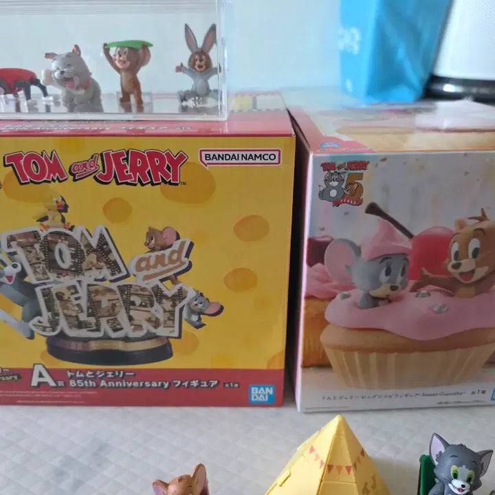 [BUNJANG] Tom and Jerry Ichiban Kuji &amp; Sofubi Gacha Figure Bundle Set / 톰과제리 제일복권 및 소프비 가챠 판매 일괄