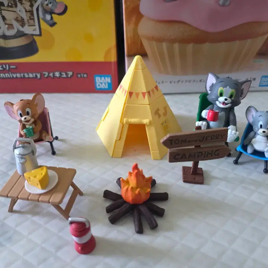 [BUNJANG] Tom and Jerry Ichiban Kuji &amp; Sofubi Gacha Figure Bundle Set / 톰과제리 제일복권 및 소프비 가챠 판매 일괄