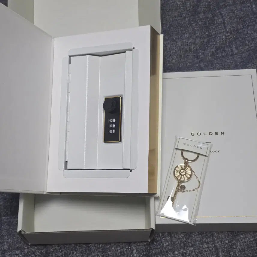 BUNJANG] BTS Jungkook Golden Merch Box 18 (Excluding Photocard