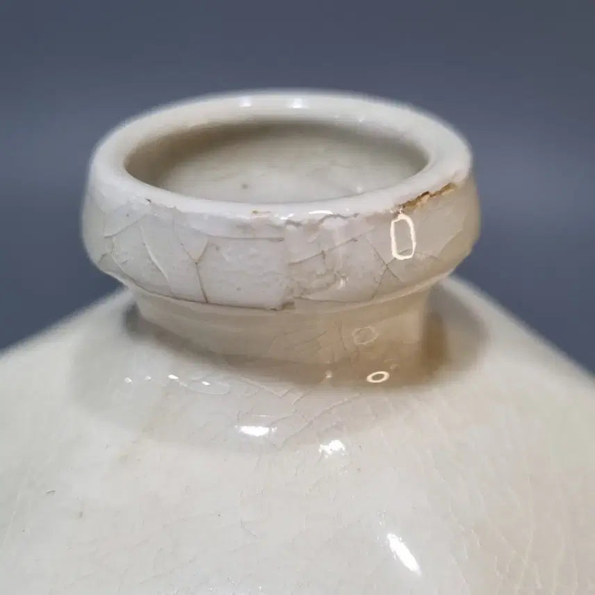 [BUNJANG] Ding Ware Celadon Porcelain Hexagonal Maebyeong Vase with Crackle Glaze / 정요백자 빙렬 육방 매병.