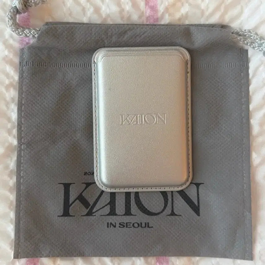 [BUNJANG] EXO Kai Kaiosn Silver Macsafe Card Holder / 엑소 카이 카이온 실버 카드지갑 맥세이프