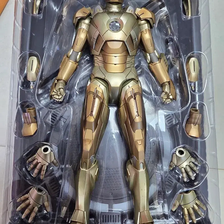 [BUNJANG] Hot Toys Iron Man Midas Figure / 핫토이 아이언맨 마이다스 피규어