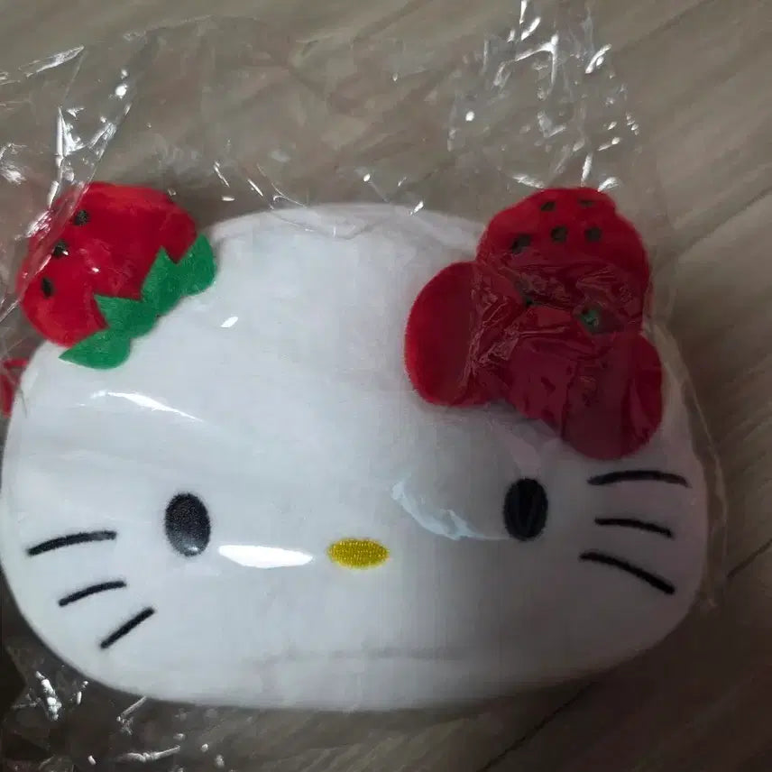 [BUNJANG] Aveil Strawberry Kitty Ichigoman Pouch / 아베일 딸기 키티 이치고맨 파우치