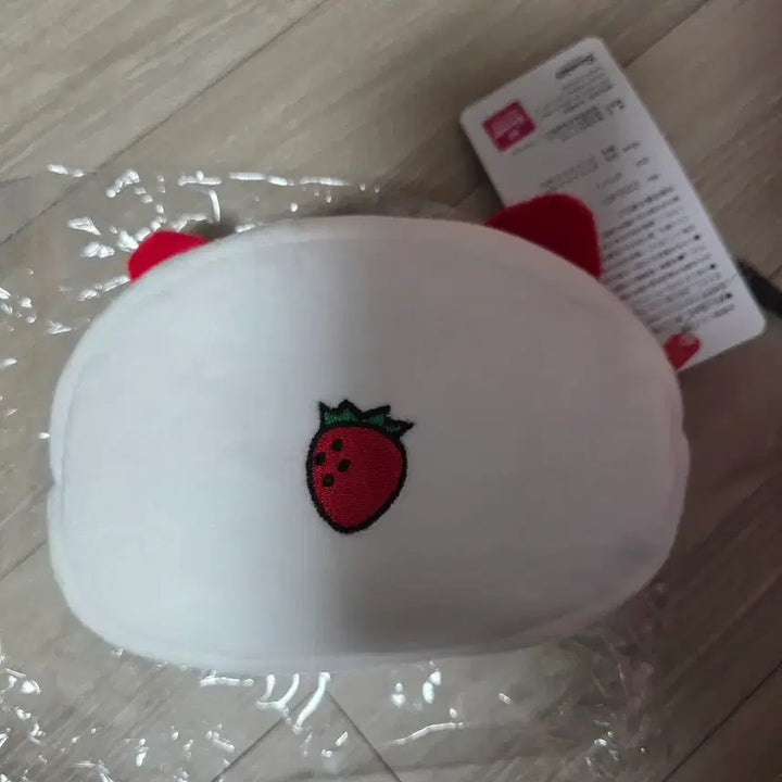 [BUNJANG] Aveil Strawberry Kitty Ichigoman Pouch / 아베일 딸기 키티 이치고맨 파우치