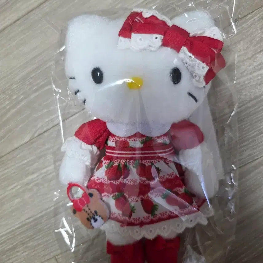 [BUNJANG] Sanrio Hello Kitty Strawberry Kitty Mascot / 산리오 키티 전시회 딸기키티 마스코트