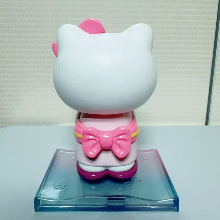 [BUNJANG] Sanrio Hello Kitty Wagashi Cherry Blossom Figure / 산리오 탑토이 헬로키티 화과자 벚꽃 피규어