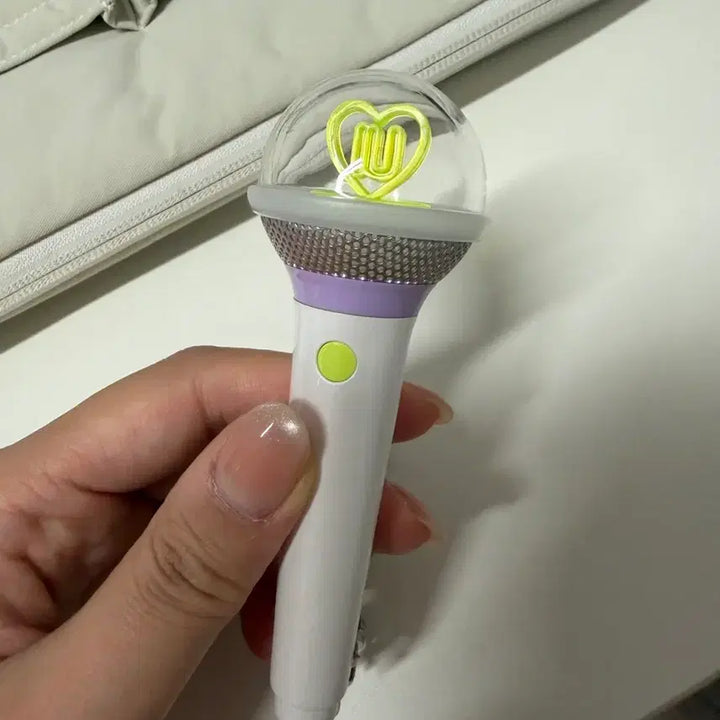 [BUNJANG] IU Official Lightstick Mini Keychain / 아이유 응원봉 미니 키링 아이크 키링