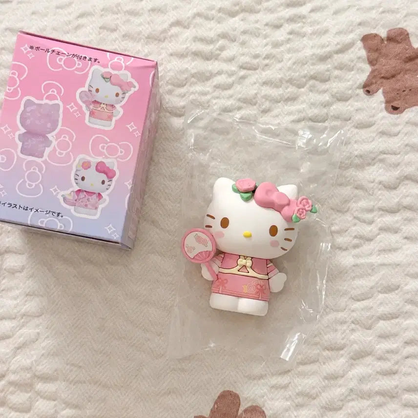[BUNJANG] Hello Kitty 50th Anniversary Figure (New) / (새상품) 헬로키티 50주년 기념 피규어