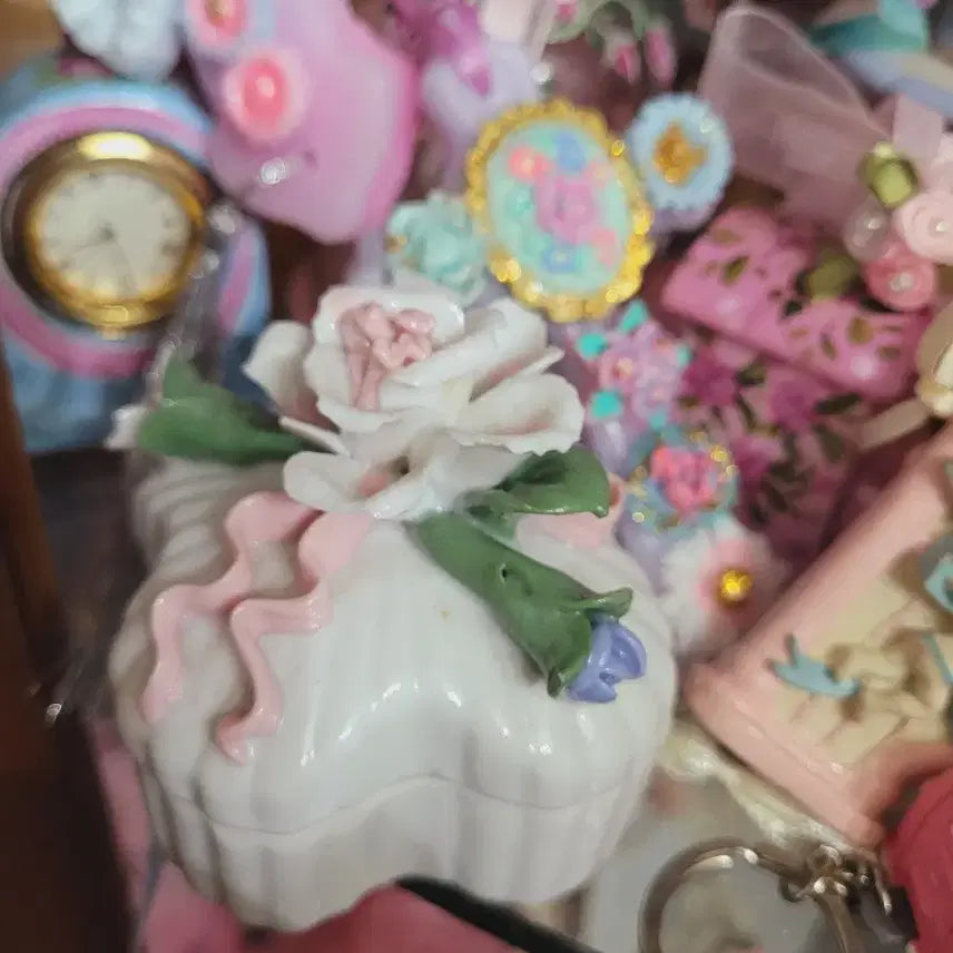 [BUNJANG] Antique Ceramic Jewelry Box with Flower Decoration / 도자기 함 보석함 플라워 장식 앤틱 수입