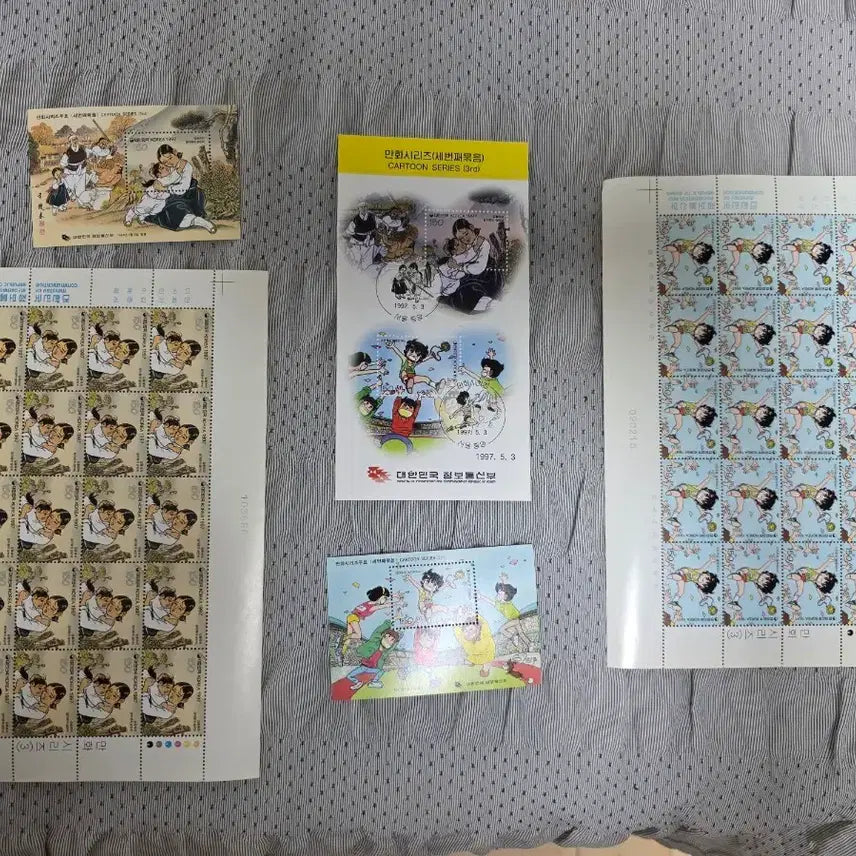 [BUNJANG] 1997 "Run Hani" &amp; "Mamachacha" Comic Series Stamp Sheetlet Set / 1997년 만화시리즈 달려라 하니, 엄마찾아 삼만리 우표 전지 소형시트 세트