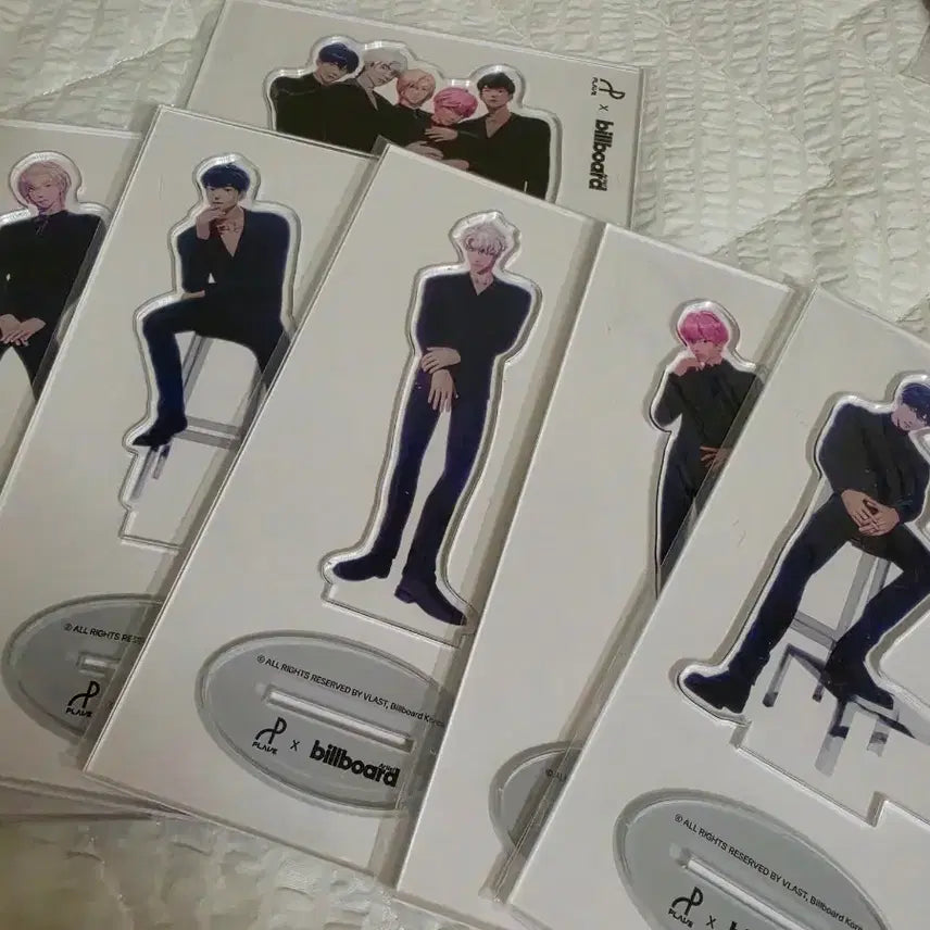 [BUNJANG] PLAVE Billboard Acrylic Stand Bundle Set (6 pcs, Sealed) / 플레이브 빌보드 아크릴 스탠드 일괄