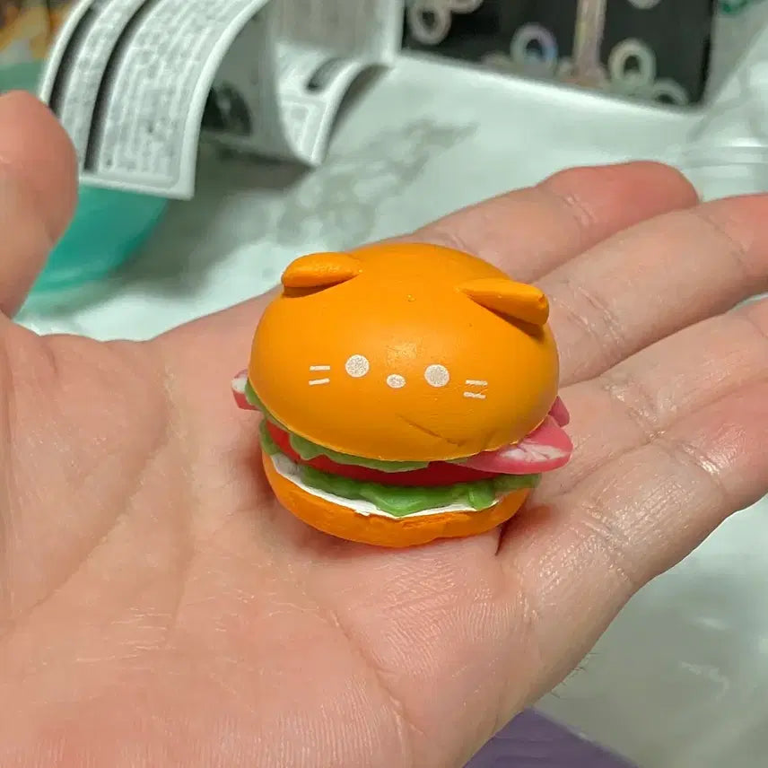 [BUNJANG] Nyang Burger Squishy Figure Keychain Gacha / 냥버거 말랑 스퀴시 피규어 키링 가챠