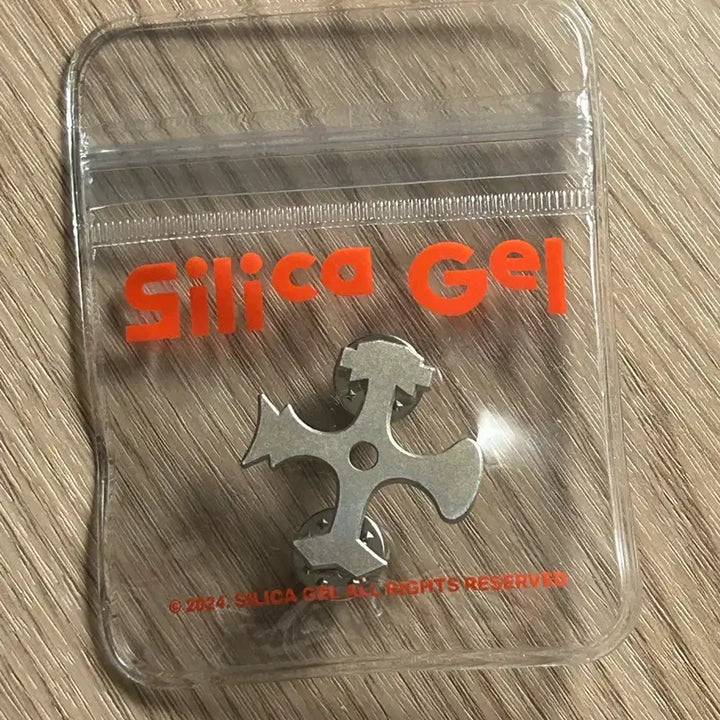 [BUNJANG] Silica Gel Symbol Badge Sealed / 급처) 실리카겔 심볼 뱃지 미개봉 판매합니다