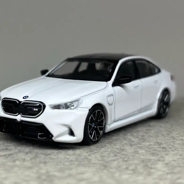 [BUNJANG] Minini GT BMW M5 Alpine White Model Car / 미니지티 BMW M5 알파인 화이트