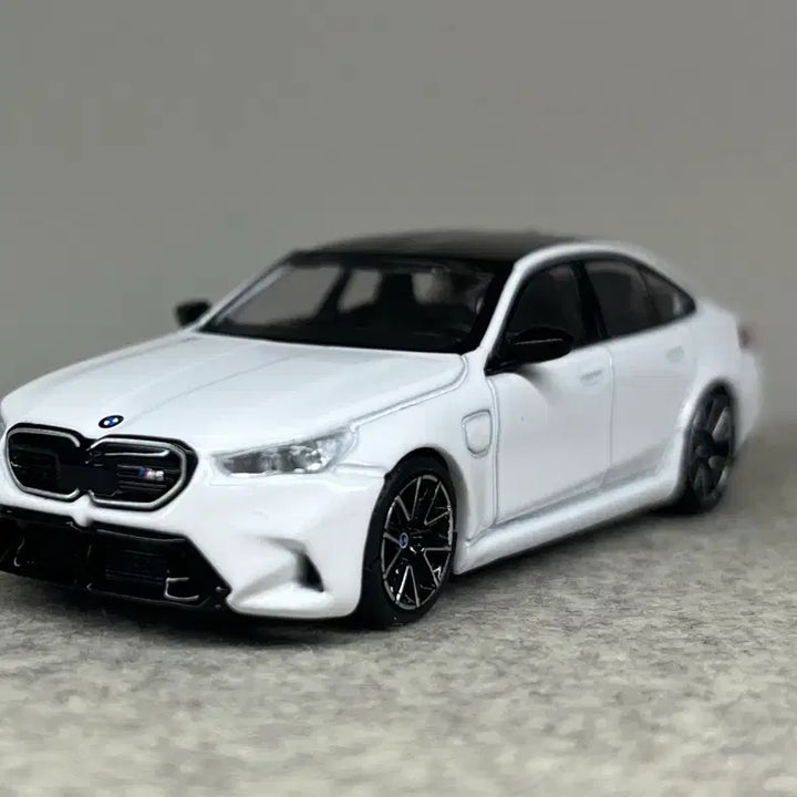 [BUNJANG] Minini GT BMW M5 Alpine White Model Car / 미니지티 BMW M5 알파인 화이트