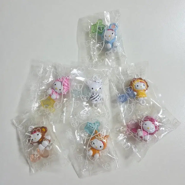 [BUNJANG] Classic Kitty Zodiac Animal Figurine Strap / 세트)고전키티 줄줄이 스트랩 십이지신 피규어 스트랩 고전키티 동물