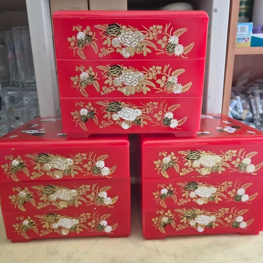 [BUNJANG] Vintage Red Floral 3-Tier Lunch Box / 인테리어소품 빈티지 옛날 3단 찬합 미사용
