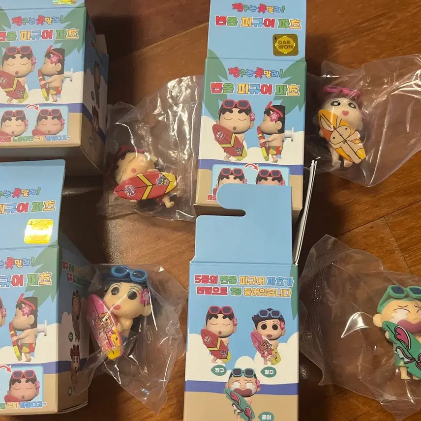 [BUNJANG] Crayon Shin-chan Color Changing Figure Charm Set (4 pieces) / 짱구 변온 피규어 참 파츠 4개 일괄판매 합니다.