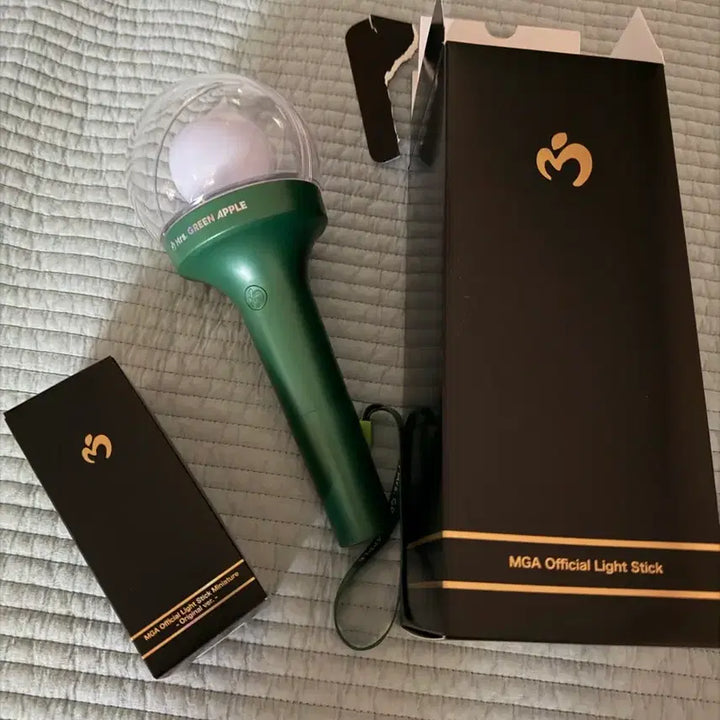 [BUNJANG] Mrs. Greenapple Official Lightstick &amp; Lightstick Keychain Bundle / 미세스 그린애플 응원봉+응원봉 키링 팝니다