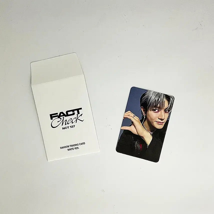 [BUNJANG] NCT 127 Taeyong Fact Check Pop-Up Store Photocard White / 엔시티127 태용 팩트체크 목동 팝업스토어 포토카드 포카 화이트 NCT127 TAEYONG FACT CHECK POP UP PHOTOCARD WHITE_1