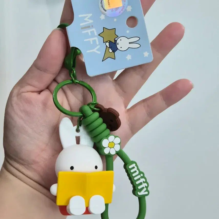 [BUNJANG] Miffy Reading Book Keychain New / 정품) 미피 키링 새제품