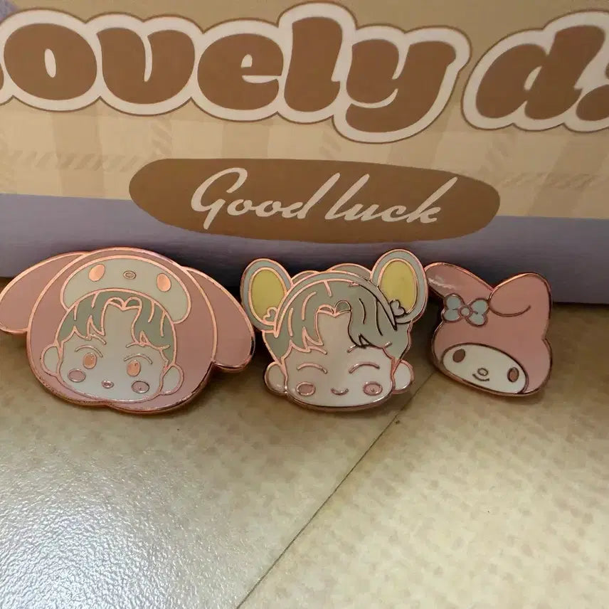 [BUNJANG] NCT Mark Sanrio Pin Badge Set / 마크 산리오 핀 뱃지 세트