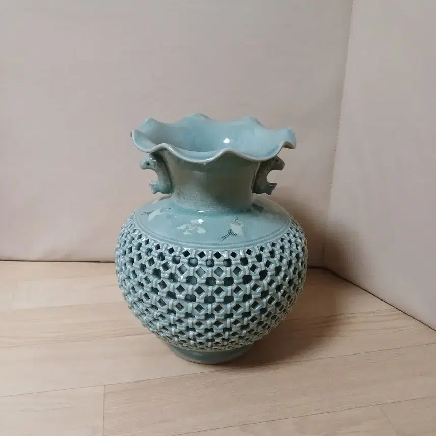 [BUNJANG] Bonghak Ahn Byung-ryun Celadon Double Openwork Vase / 1세대 거장 봉학 안병린 작가 청자 이중 투각 화병