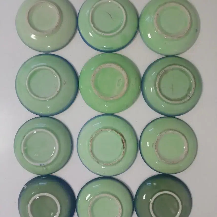 [BUNJANG] Antique Celadon Porcelain Plates Set (12 pcs) / 89.근대사 수집품 민속품 옛날접시 외사기 녹유 접시 12장