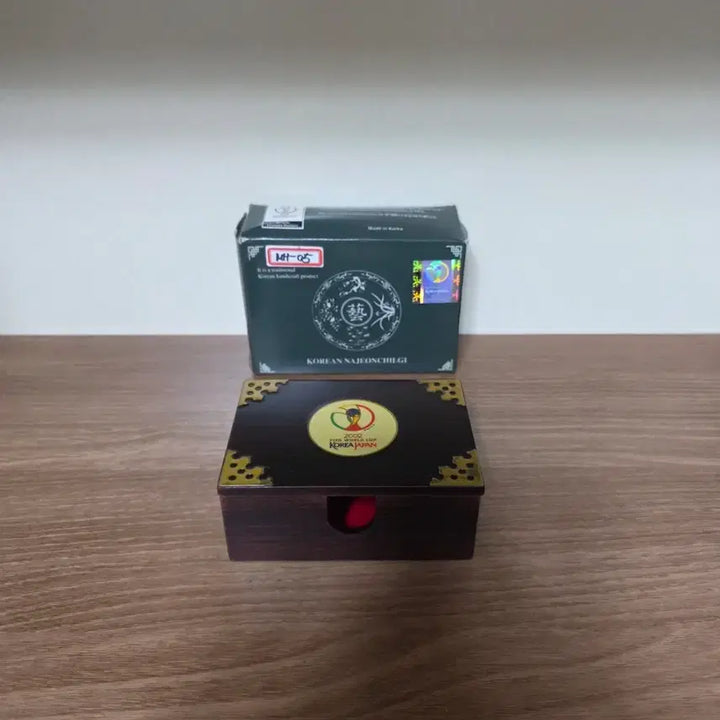[BUNJANG] 2002 World Cup Korea Japan Commemorative Lacquerware Box / 2002 월드컵 코리아 재팬 기념 나전칠기 함