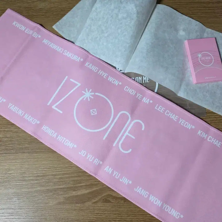 [BUNJANG] IZ*ONE "EYES ON ME" First Concert Slogan / 아이즈원 슬로건 첫콘 EYES ON ME