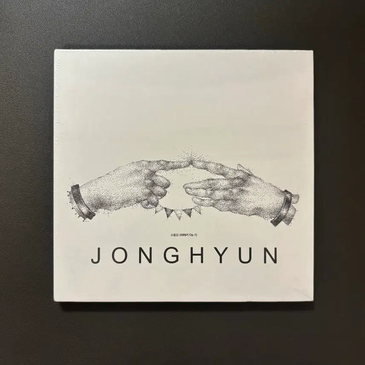 [BUNJANG] SHINee Jonghyun Op.1 Sealed Photobook / 샤이니 종현 소품집 미개봉