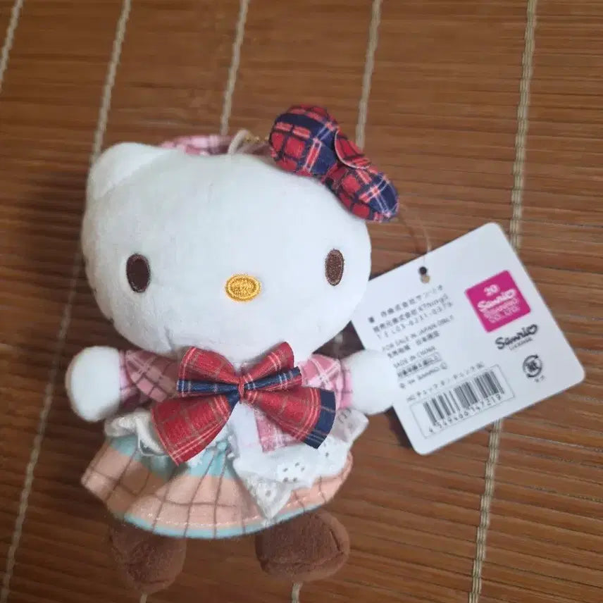 [BUNJANG] Sanrio Hello Kitty Doll Checkered Ribbon / 산리오 헬로키티 인형 체크 리본 판매합니다