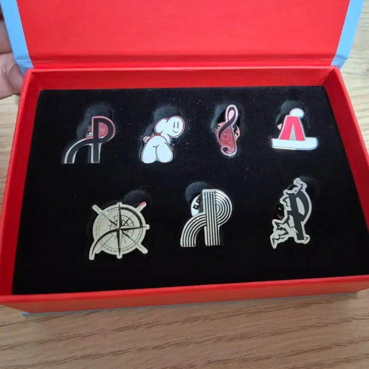 [BUNJANG] PLAVE 2nd Anniversary Badge Set / 플레이브 뱃지 세트