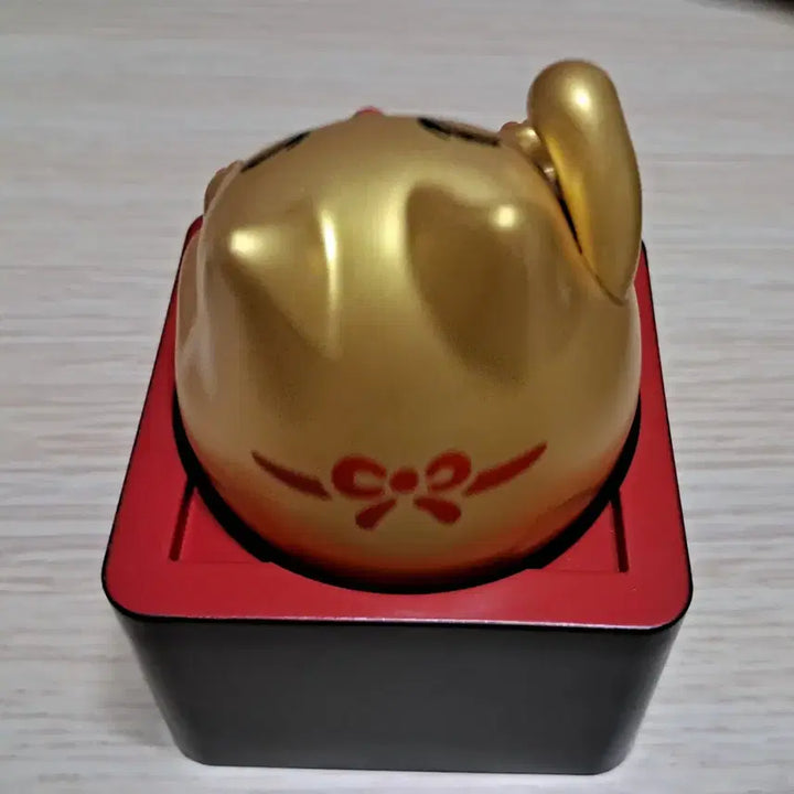 [BUNJANG] Lucky Cat Maneki Neko - Gold (Solar Powered) / 행운을 부르는 복 고양이 마네키네코 뚠냥 ^^ 금색 [개업선물] [소품] [축하]