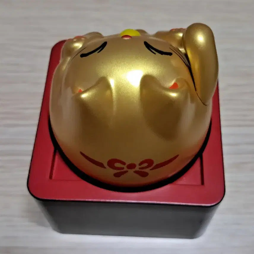 [BUNJANG] Lucky Cat Maneki Neko - Gold (Solar Powered) / 행운을 부르는 복 고양이 마네키네코 뚠냥 ^^ 금색 [개업선물] [소품] [축하]