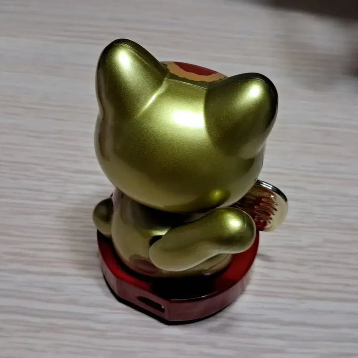 [BUNJANG] Lucky Cat Maneki Neko (Gold) / 행운을 부르는 복 고양이 마네키네코 금색 [개업선물] [소품] [축하]
