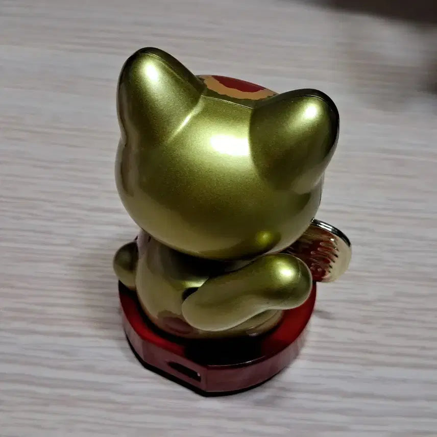 [BUNJANG] Lucky Cat Maneki Neko (Gold) / 행운을 부르는 복 고양이 [자동 태양광] [마네키네코] [개업선물] [금색] [소품] [축하]